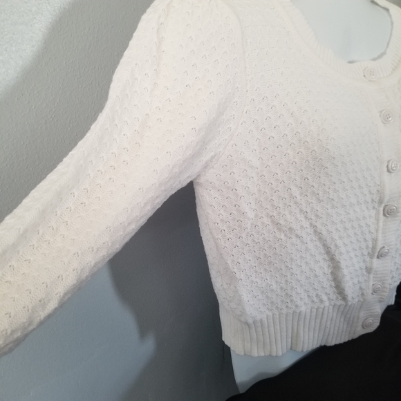Off White Crop Light Weight Sweater - Picture 3 of 8